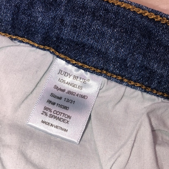 Judy Blue distressed jeans size 13/31 - Picture 5 of 10